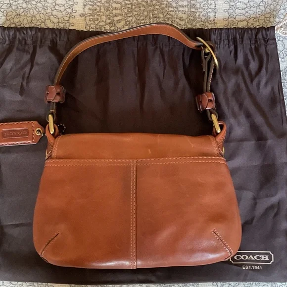 Vintage Coach Bleeker small flap Shoulder Bag in brown leather - Picture 2 of 8